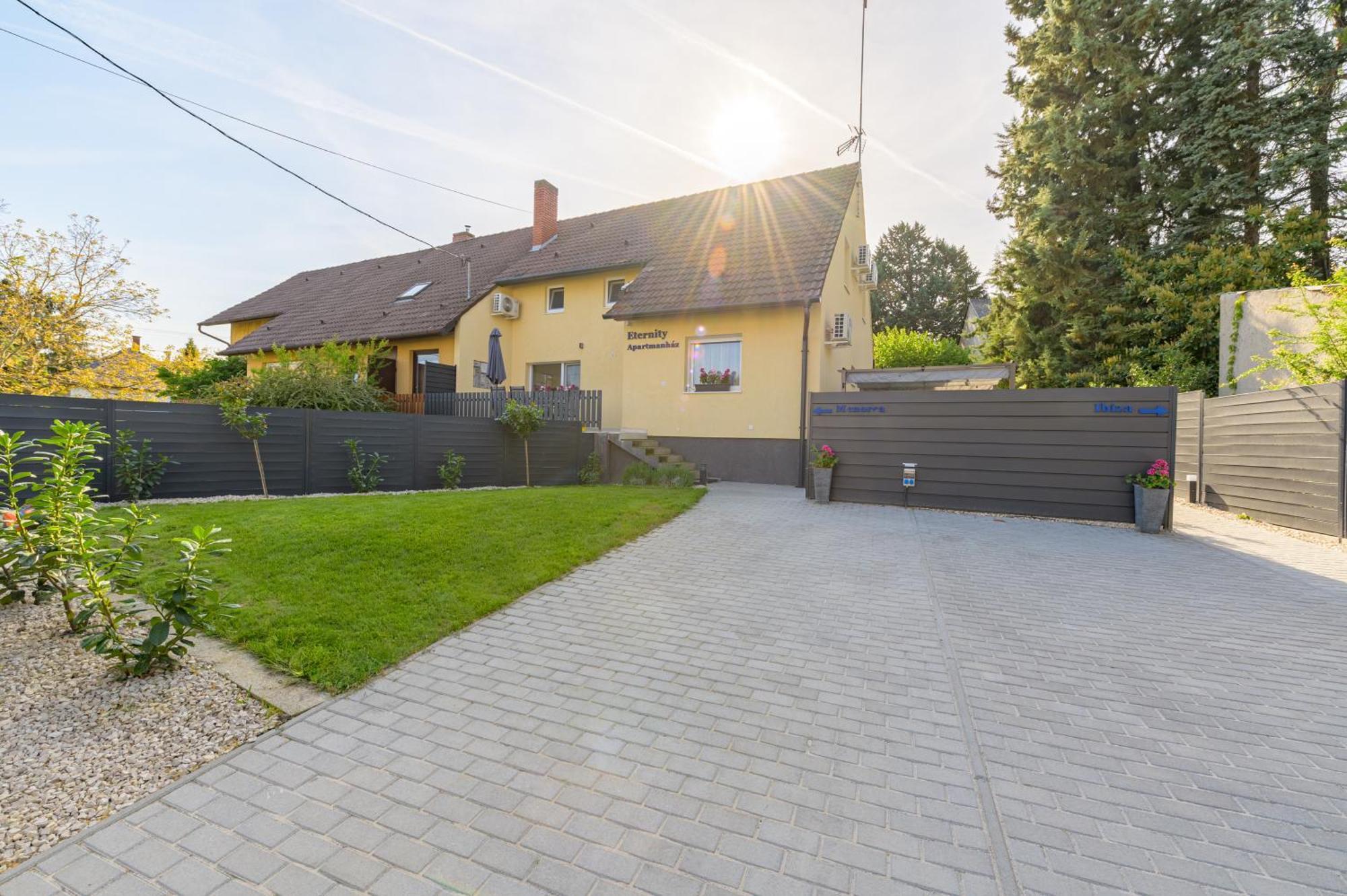 Eternity Apartmanhaz Keszthely Exterior photo
